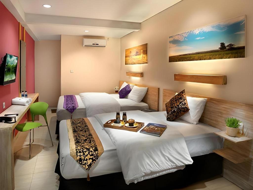 Life Puri Hotel Surabaya Gubeng Esterno foto