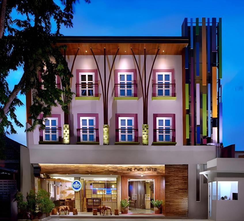 Life Puri Hotel Surabaya Gubeng Esterno foto
