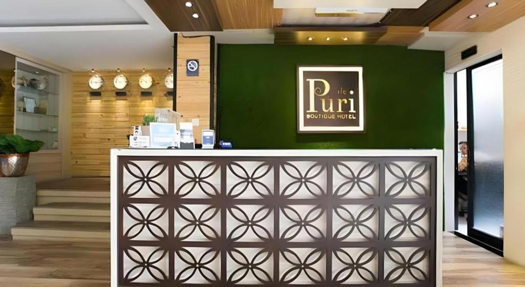 Life Puri Hotel Surabaya Gubeng Esterno foto